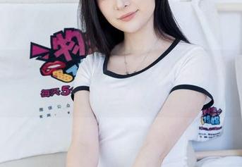 物恋传媒 - 就这牛仔裤？小竹的图片让我点开又点开