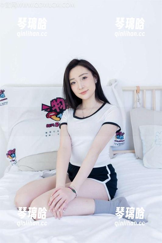 物恋传媒 - 就这牛仔裤？小竹的图片让我点开又点开