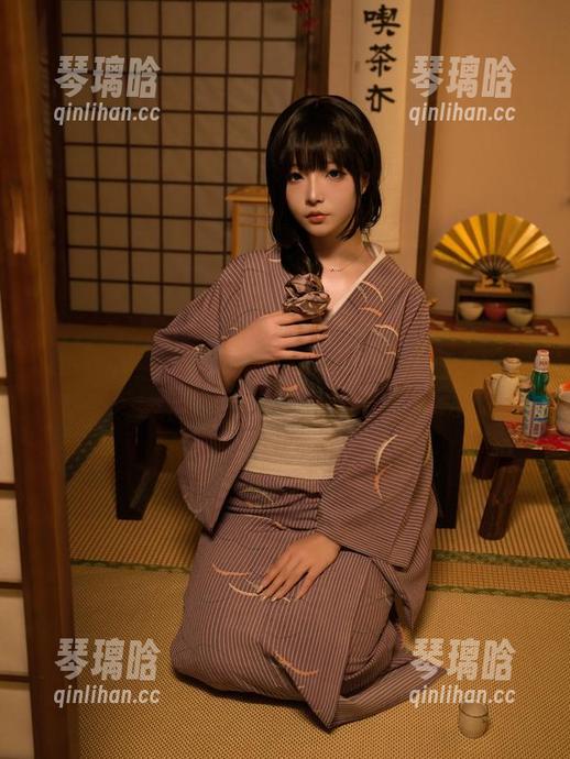 玉汇yuuhui 图片一览:玉汇yuuhui的蓝白条少女,这定价能让人淡定吗?