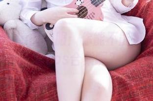 白露Bululu的和服:你能不能每天都来一套cos合集啊?