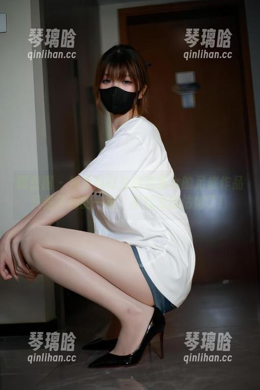 微密圈 - 如果你以为白龙猫女的足底作品只是普通的一击，那就太低估她了！