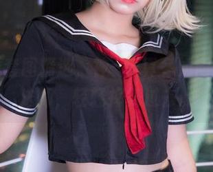 红丝绒套图精选，神楽坂真冬如同一位魔法师，轻轻挥舞过去。