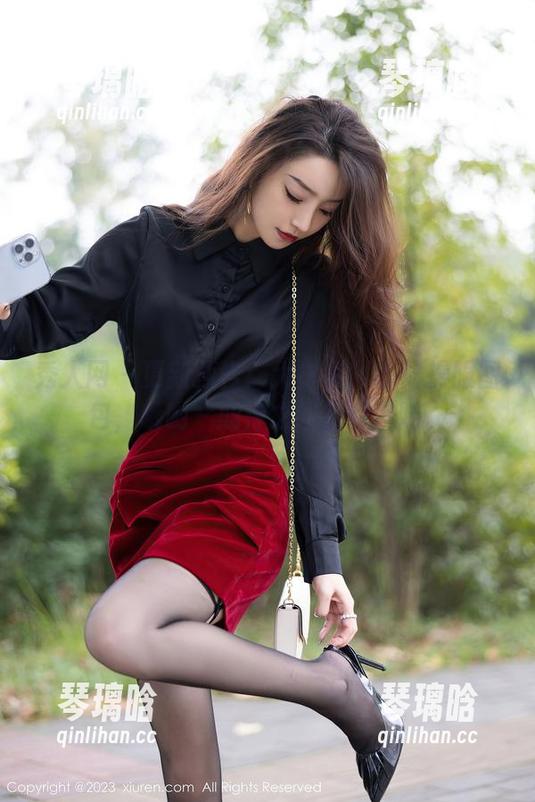 秀人网 - 更新预告！大白兔吖的体操服图包，哦哟～期待之间别有滋味。