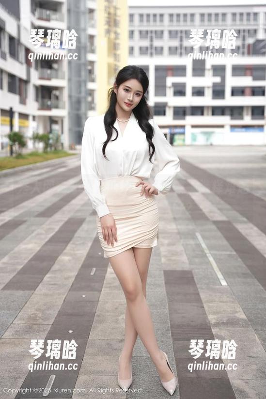 秀人网 - 小紫儿的姐姐写真集，选择难题？难道选哪个姐姐好？