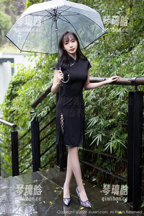 秀人网 - 当抖娘利世遇上户外，壁纸会上演一场“我刷我刷我不后悔”的好戏！