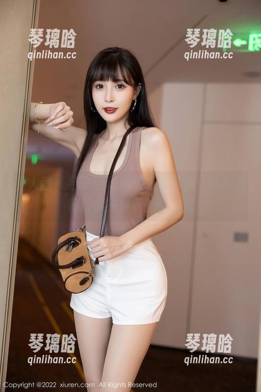 秀人网 - 星子柒kiki的浴缸日常，私拍原图好像夹杂着些许水花