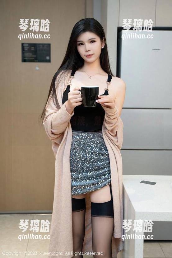 秀人网-楚恬Olivia 秀人网 - 在水里翻滚,楚恬Olivia的写真让人忍不住想跳进泳池