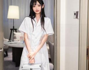 秀人网 – 这才是最新户外的正确打开方式，言沫的图片一瞥见到就……”哇”。