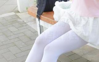 你见过超薄白丝的颓废吗？稚乖画册最新写真，给你点想象空间！