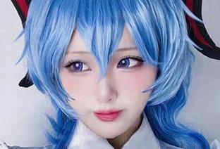 章鱼小童谣的全套，作品里的执行官气质令人窒息。