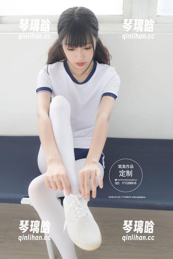 紧急企划 - 小奶糕Milky的美脚探险：这套图放你家里的沙发上肯定能引起讨论！