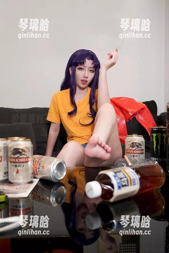 绞肉姬 校服福利不止于此!绞肉姬的写真看得你想重回校园又不想回家。