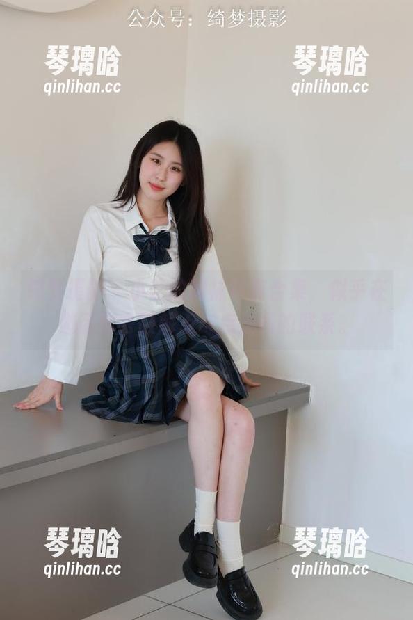 绮梦摄影 - 小艺的网袜写真合集，似乎在邀请你去破解点与点之间的联系。