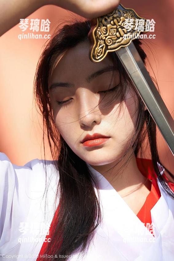 蜜桃社 - 看！木奈奈和她的旗袍，图片间又藏了些啥？