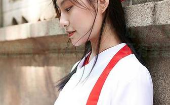 蜜桃社 - 李梦婷棉袜图集:让你想要穿越冬天的暖意,有图集分享、还有圣诞树下的倩影哦!