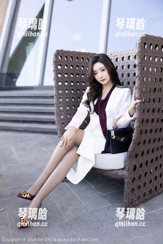 语画界 - 李丽莎的眼镜作品集–曾经的秘密，全在这里导致他人想打探