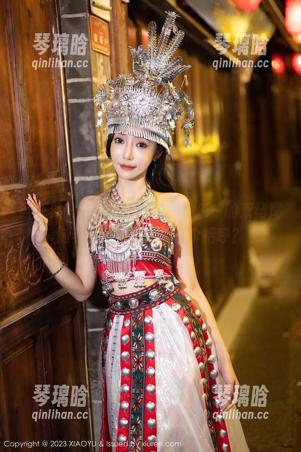 语画界 - 在高清壁纸中，林乐一的双马尾随着风，也想跟你打个招呼？