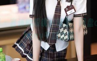 语画界 – 言沫的眼镜ol制服，网盘cacophony中的优雅