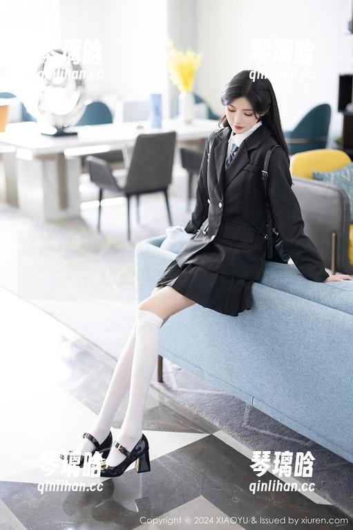 语画界 - 除了丝袜，顾桥楠的私房美图里，还藏着啥惊人的日常？