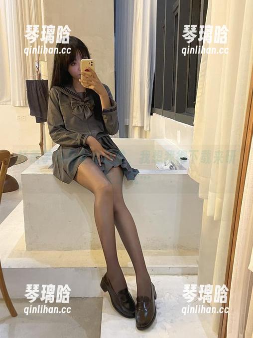 轩萧学姐的全套日常，我想我得下载来研究研究…