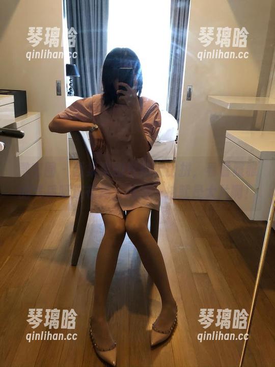 微密圈 - 图集里的白裙大比拼，看看雅雅的气质呀这布局，随便一拍就是大片啊！