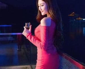 青豆客 – 可儿Kayen的美腿在等你，图包下载让你的眼睛爽翻天！