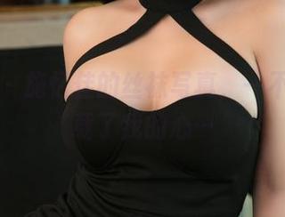 青豆客 – 施忆佳的丝袜写真，一不小心下载了我的心…