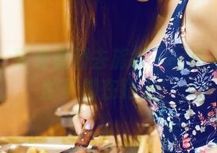 青豆客 – 带着福利去旅行——纯小希和她的美脚在路上！