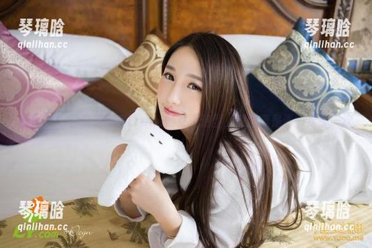 青豆客 - 分享萌琪琪Lrene的女王造型，美图真是看一次少一次