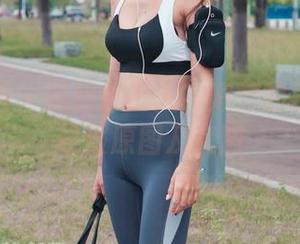 魔镜街拍 – 黑丝打工人？婷婷的日常工作热报原图及套图