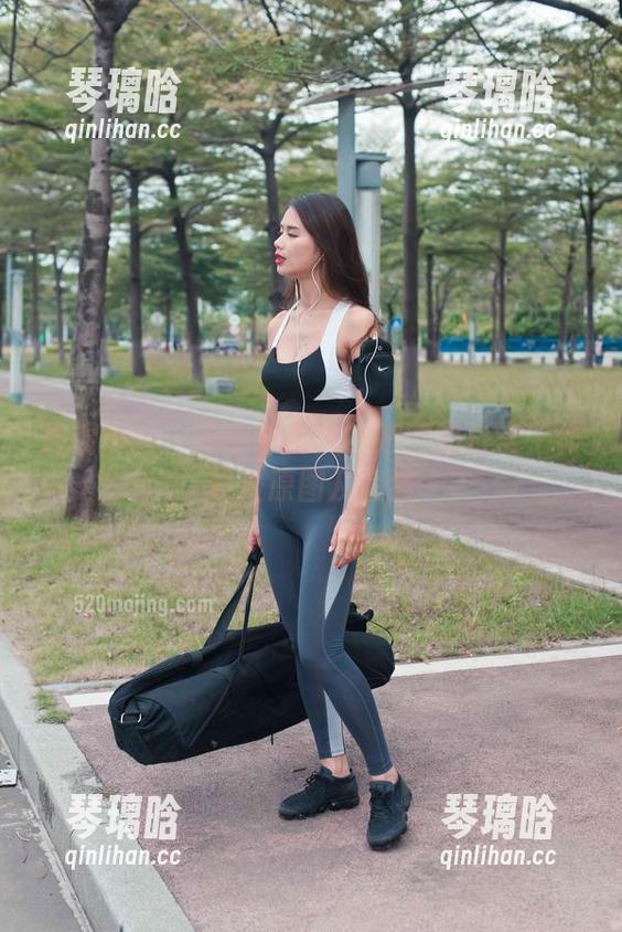 魔镜街拍 - 黑丝打工人？婷婷的日常工作热报原图及套图