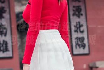 魔镜街拍 – 楼楼的白色连衣裙——这个图包，挑战你的期待极限