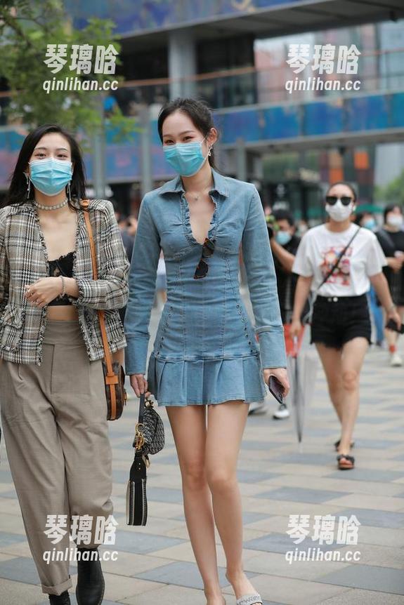 你们见过魔镜街拍的热裤短丝小妹吗？图集分享，看完有一种想要学习的冲动！