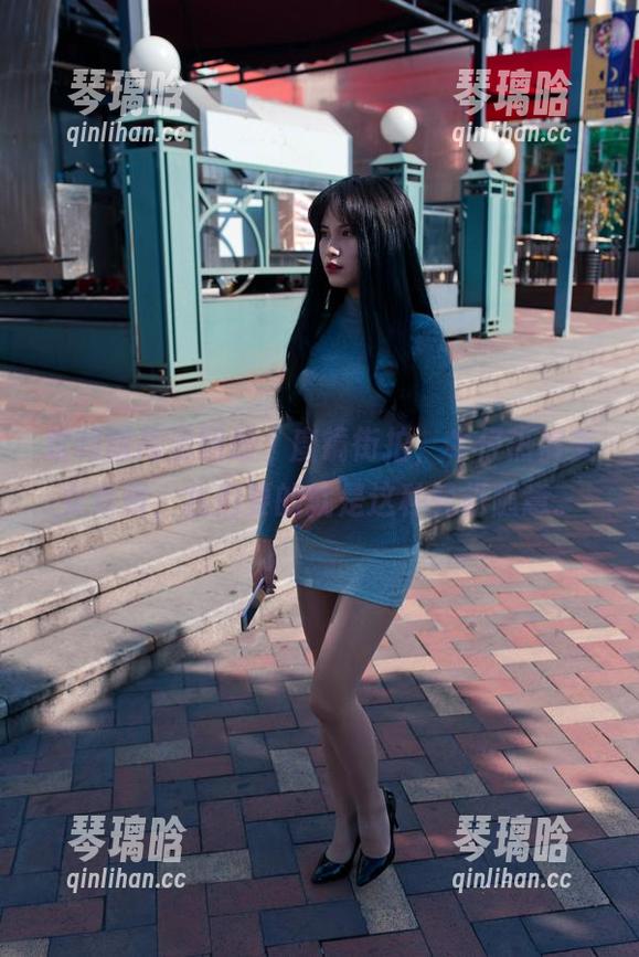 定制版高清图册｜魔镜街拍，牛仔热裤美女专辑，我们要的就是这种轻松随意。